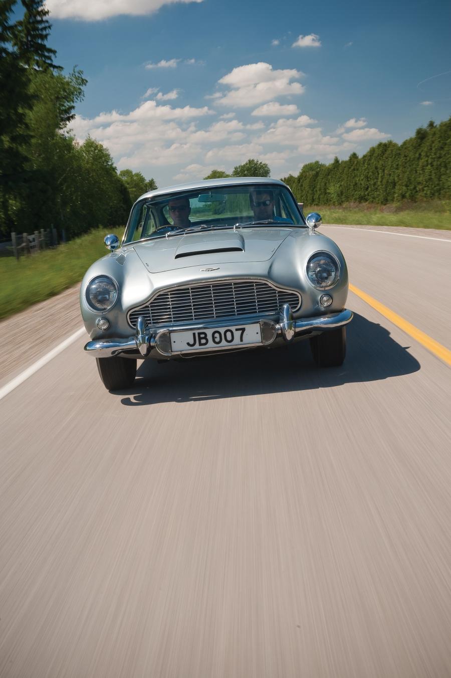  Aston Martin DB5 James Bond Edition 1964 года  (фото 12 из 97)